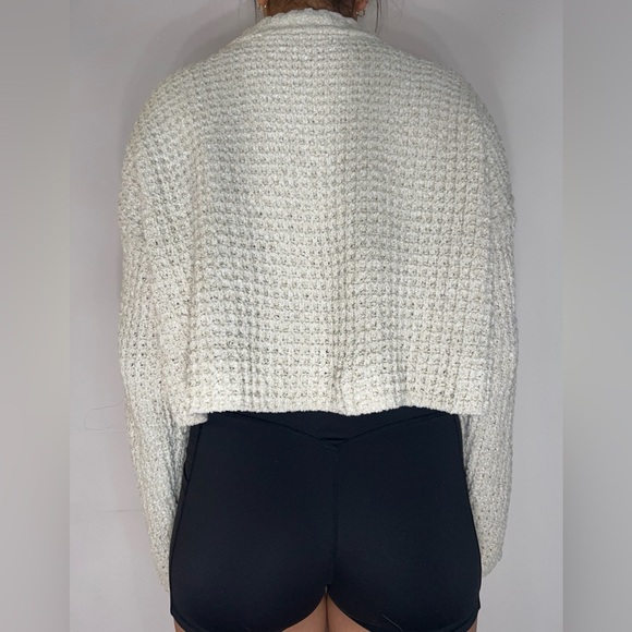 Distressed cream knit sweater - Picture 2 of 4